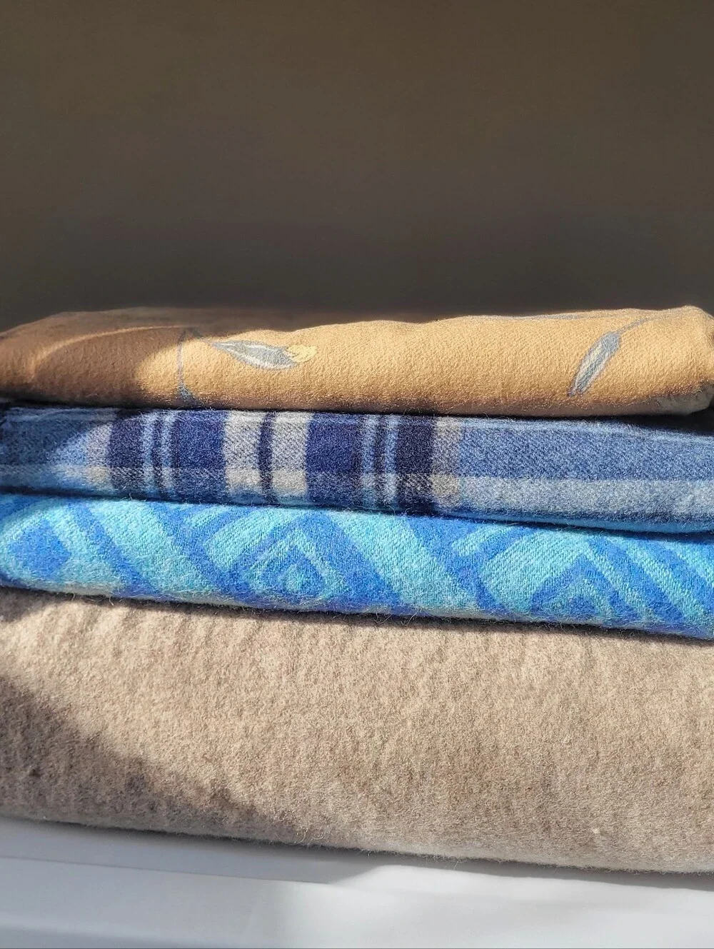 Merino Wool Bloomingdale's blanket cover Q/K Tan/cream Whipstitch Reversible